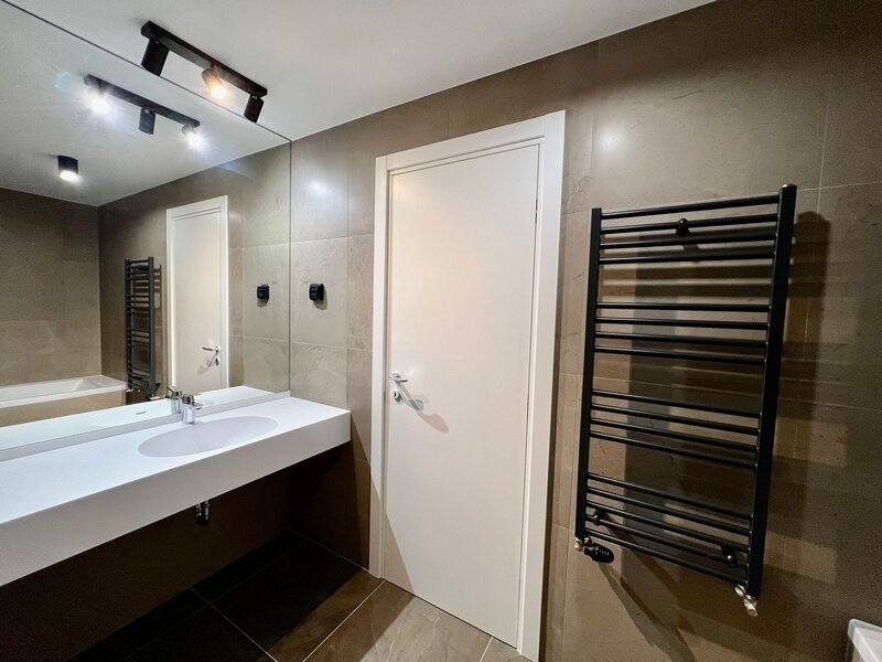 One Herastrau Towers, 3 camere.
